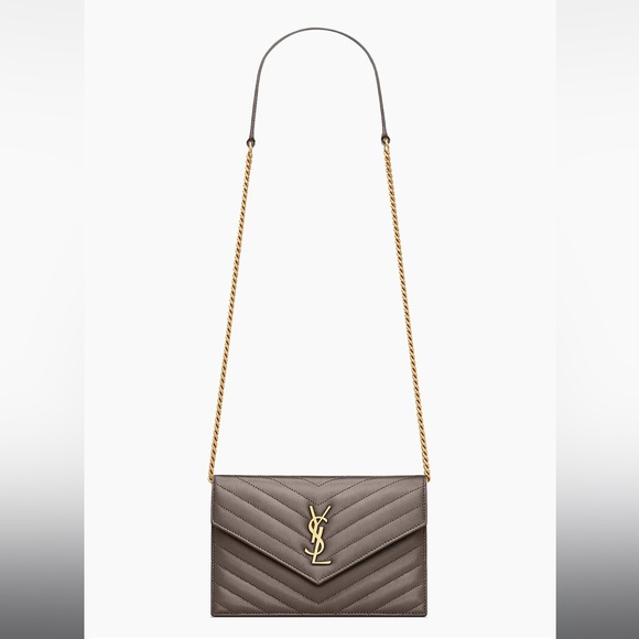 Saint Laurent
Cassandre Envelope Chain Wallet in Lambskin - Picture 2 of 12